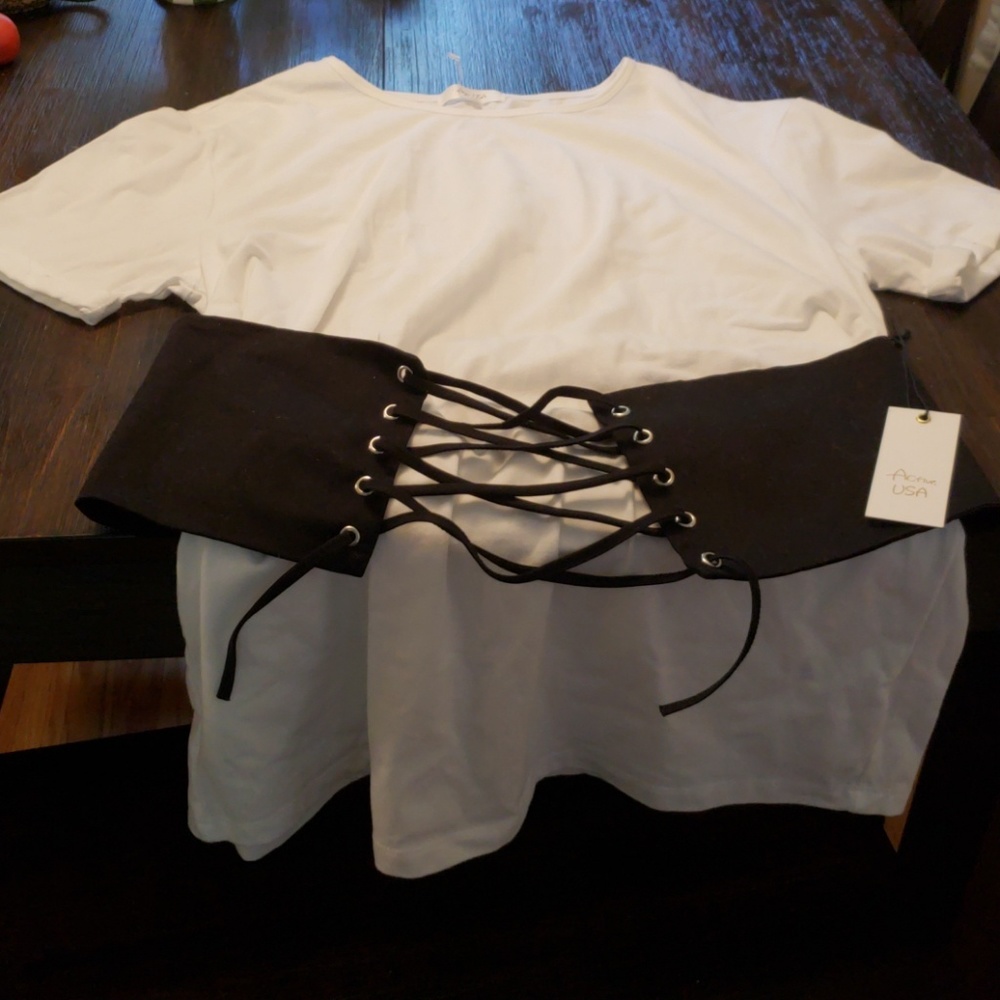 Shirt with black belt